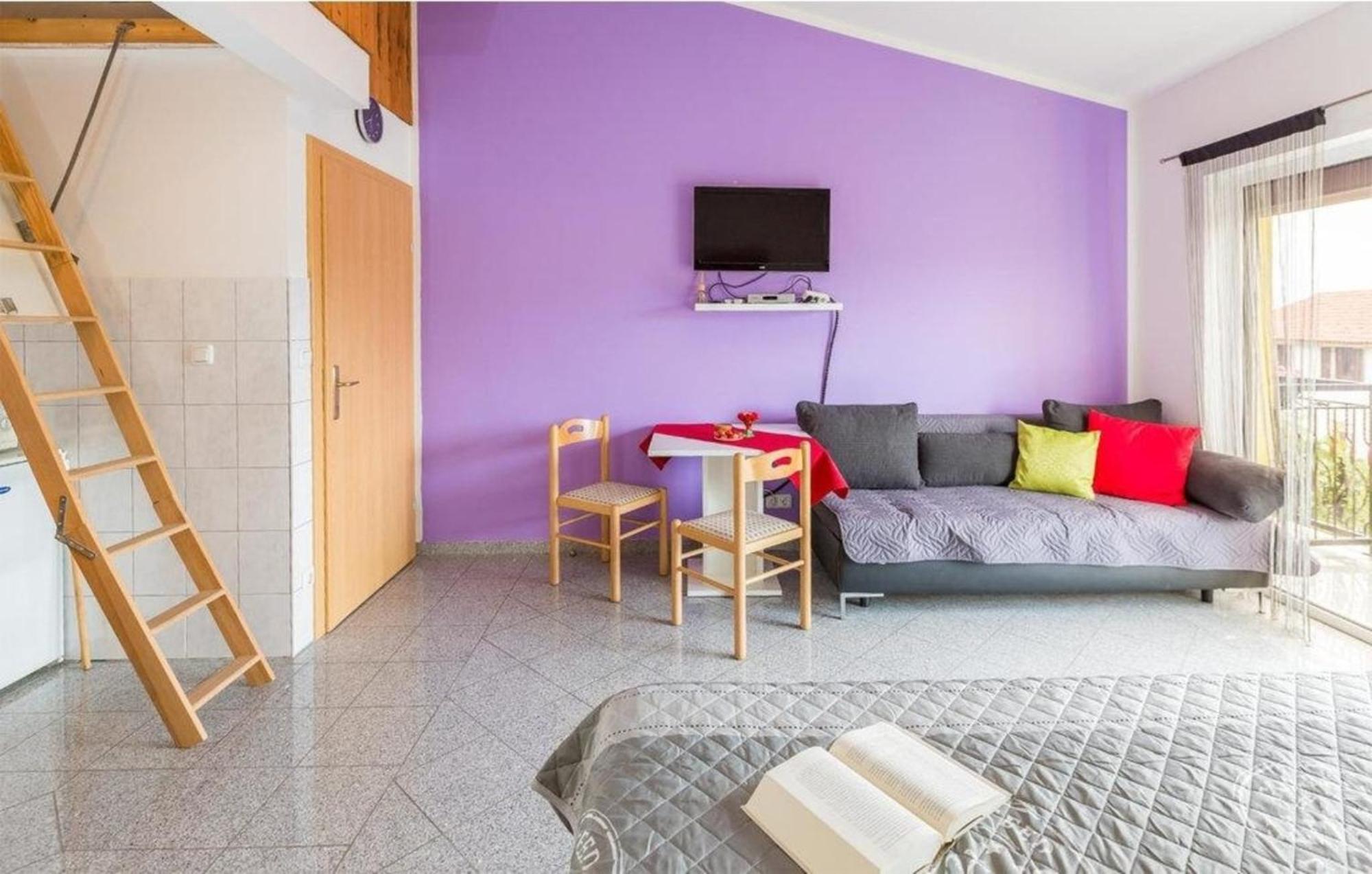 Apartment Fuer 3 Personen Ca 30 Qm In Pula, Istrien Istrische Riviera *
